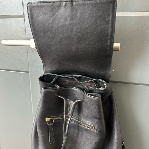 Coach Vintage leather drawstring medium sized backpack. Travel, dark academia main image 11
